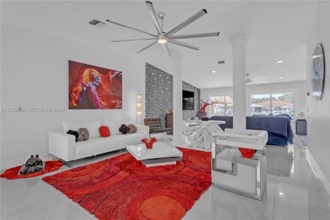 Casa en venta en Fort Lauderdale, Florida, 3 dormitorios, 262.45 m2 № 2150422 - foto 8
