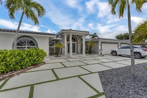 Casa en venta en Fort Lauderdale, Florida, 3 dormitorios, 262.45 m2 № 2150422 - foto 3