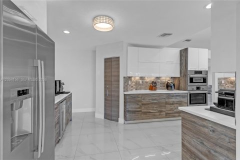 Casa en venta en Fort Lauderdale, Florida, 3 dormitorios, 262.45 m2 № 2150422 - foto 21