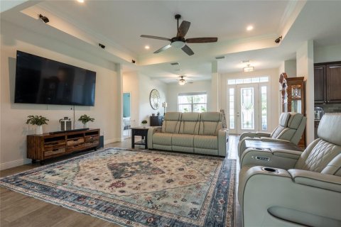 House in Wesley Chapel, Florida 3 bedrooms, 210.05 sq.m. № 1832978 - photo 5