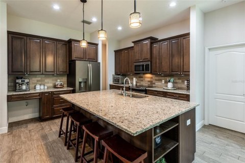 House in Wesley Chapel, Florida 3 bedrooms, 210.05 sq.m. № 1832978 - photo 13