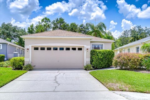 House in Land O' Lakes, Florida 3 bedrooms, 154.78 sq.m. № 2368754