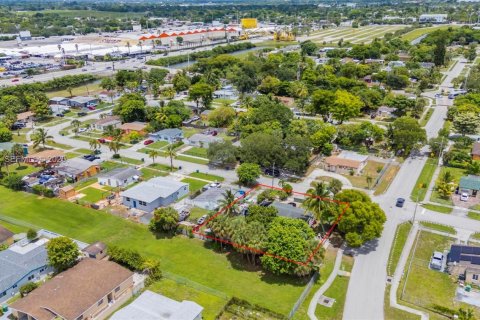 Casa en venta en Lauderhill, Florida, 3 dormitorios, 71.16 m2 № 1990191 - foto 15