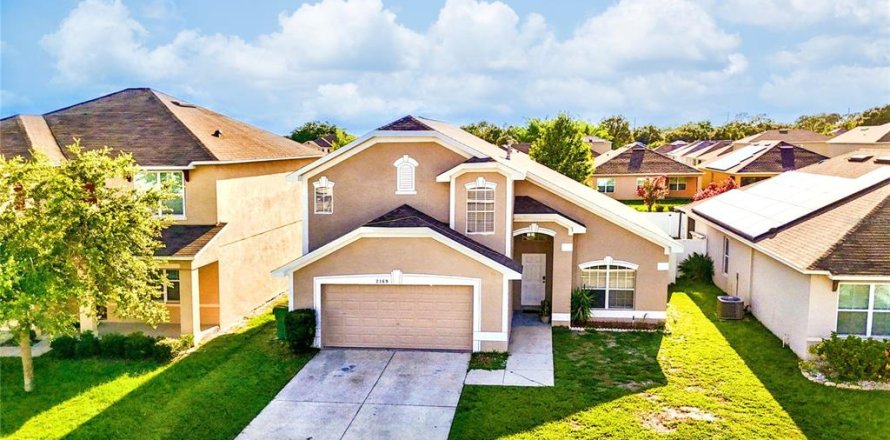 House in Winter Haven, Florida 4 bedrooms, 197.05 sq.m. № 1787800