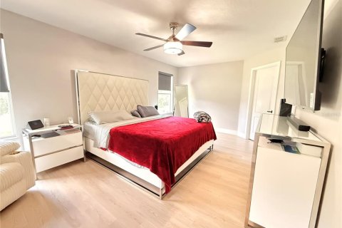 House in Mount Dora, Florida 4 bedrooms, 226.59 sq.m. № 2229149 - photo 27