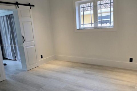 Casa en alquiler en Hollywood, Florida, 3 dormitorios, 197.7 m2 № 1940448 - foto 9