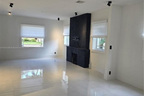 Casa en alquiler en Hollywood, Florida, 3 dormitorios, 197.7 m2 № 1940448 - foto 7