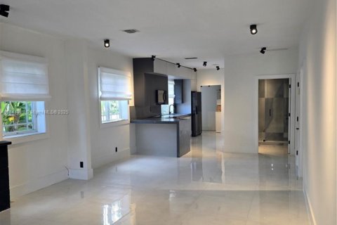 Casa en alquiler en Hollywood, Florida, 3 dormitorios, 197.7 m2 № 1940448 - foto 2