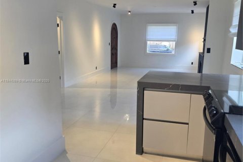 Casa en alquiler en Hollywood, Florida, 3 dormitorios, 197.7 m2 № 1940448 - foto 6