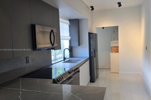 Casa en alquiler en Hollywood, Florida, 3 dormitorios, 197.7 m2 № 1940448 - foto 4