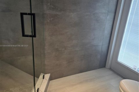 Casa en alquiler en Hollywood, Florida, 3 dormitorios, 197.7 m2 № 1940448 - foto 13