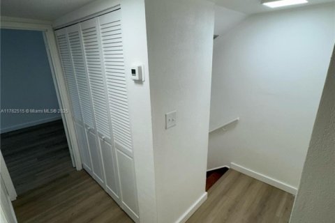 Touwnhouse à vendre à South Miami, Floride: 3 chambres, 90.12 m2 № 1726110 - photo 10