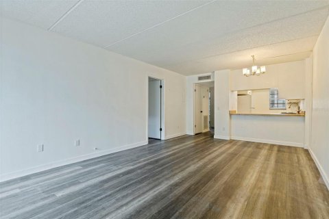 Copropriété à vendre à Tampa, Floride: 2 chambres, 83.98 m2 № 1918410 - photo 12