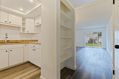 Copropriété à vendre à Tampa, Floride: 2 chambres, 83.98 m2 № 1918410 - photo 4