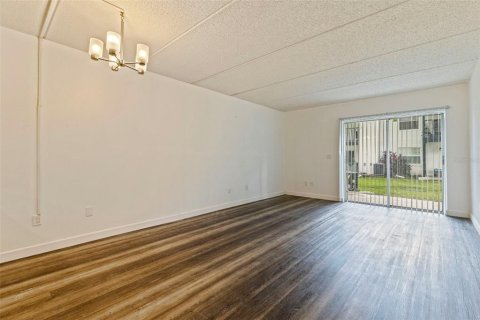 Copropriété à vendre à Tampa, Floride: 2 chambres, 83.98 m2 № 1918410 - photo 9