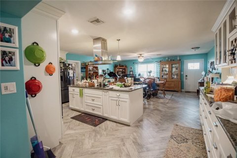 House in Auburndale, Florida 4 bedrooms, 204.85 sq.m. № 1750781 - photo 20
