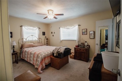 House in Auburndale, Florida 4 bedrooms, 204.85 sq.m. № 1750781 - photo 12