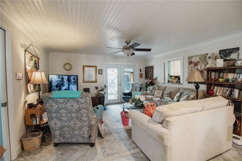 House in Auburndale, Florida 4 bedrooms, 204.85 sq.m. № 1750781 - photo 6