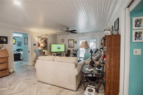 House in Auburndale, Florida 4 bedrooms, 204.85 sq.m. № 1750781 - photo 7