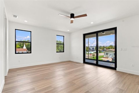 Villa ou maison à vendre à Tampa, Floride: 4 chambres, 293.11 m2 № 2299540 - photo 29