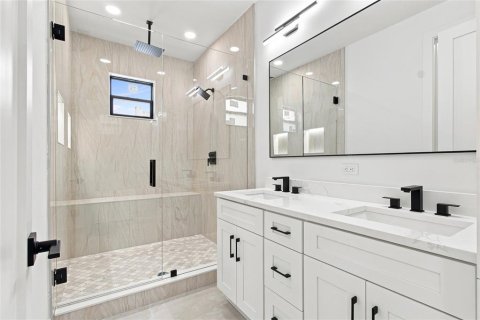 Villa ou maison à vendre à Tampa, Floride: 4 chambres, 293.11 m2 № 2299540 - photo 22