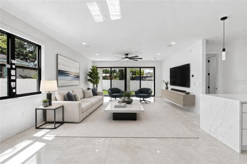 Villa ou maison à vendre à Tampa, Floride: 4 chambres, 293.11 m2 № 2299540 - photo 12