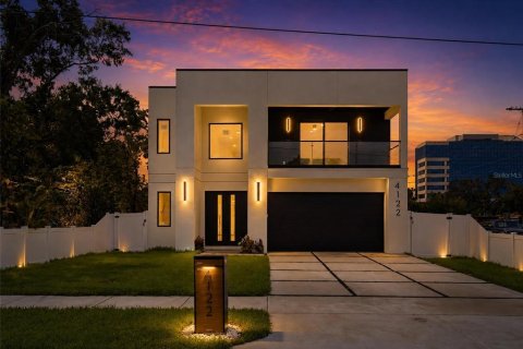 Villa ou maison à vendre à Tampa, Floride: 4 chambres, 293.11 m2 № 2299540 - photo 2