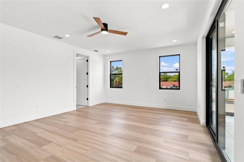 Villa ou maison à vendre à Tampa, Floride: 4 chambres, 293.11 m2 № 2299540 - photo 27
