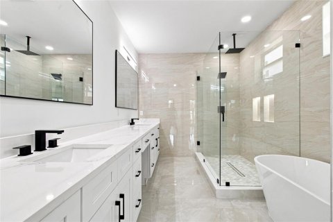 Villa ou maison à vendre à Tampa, Floride: 4 chambres, 293.11 m2 № 2299540 - photo 30