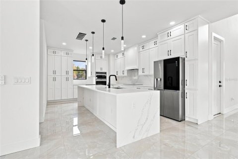 Villa ou maison à vendre à Tampa, Floride: 4 chambres, 293.11 m2 № 2299540 - photo 17