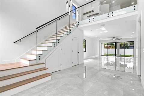 Villa ou maison à vendre à Tampa, Floride: 4 chambres, 293.11 m2 № 2299540 - photo 7