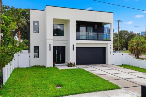 Villa ou maison à vendre à Tampa, Floride: 4 chambres, 293.11 m2 № 2299540 - photo 4