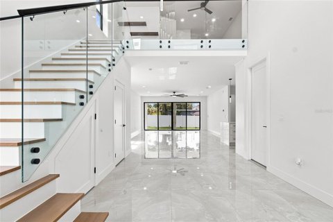 Villa ou maison à vendre à Tampa, Floride: 4 chambres, 293.11 m2 № 2299540 - photo 10