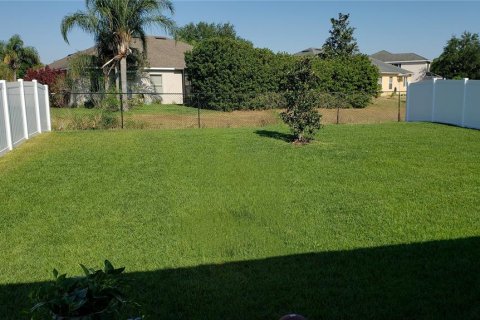 House in Winter Haven, Florida 4 bedrooms, 171.96 sq.m. № 1648394 - photo 3
