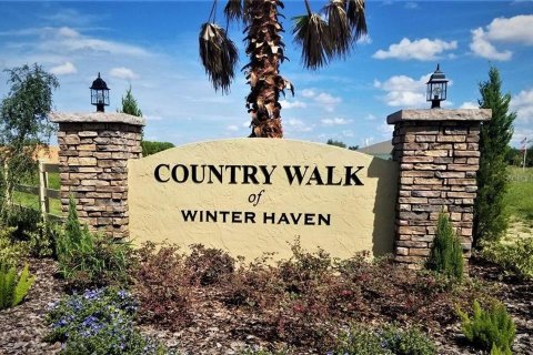 House in Winter Haven, Florida 4 bedrooms, 171.96 sq.m. № 1648394 - photo 5