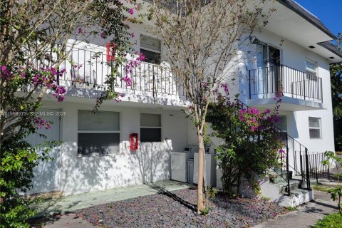 Apartamento en Miami, Florida 2 dormitorios, 74.32 m2 № 2060973