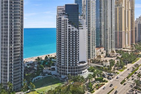 Condo in Sunny Isles Beach, Florida, 1 bedroom № 2087795 - photo 22