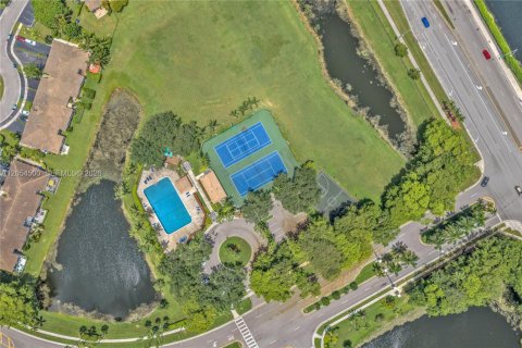Townhouse in Miramar, Florida 2 bedrooms, 95.69 sq.m. № 2171503 - photo 18