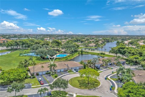 Townhouse in Miramar, Florida 2 bedrooms, 95.69 sq.m. № 2171503 - photo 13