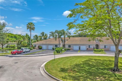 Townhouse in Miramar, Florida 2 bedrooms, 95.69 sq.m. № 2171503 - photo 11