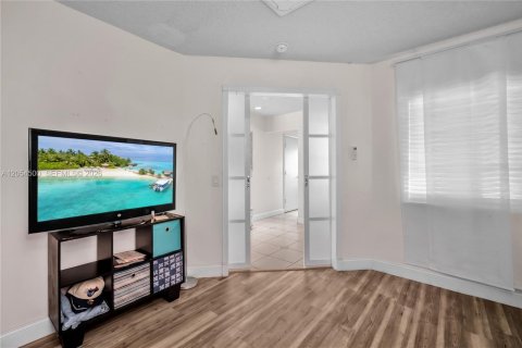 Townhouse in Miramar, Florida 2 bedrooms, 95.69 sq.m. № 2171503 - photo 28