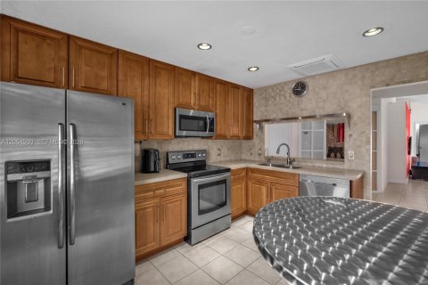 Townhouse in Miramar, Florida 2 bedrooms, 95.69 sq.m. № 2171503 - photo 6