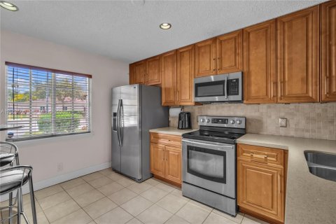 Townhouse in Miramar, Florida 2 bedrooms, 95.69 sq.m. № 2171503 - photo 24