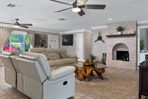 Villa ou maison à vendre à Belle Isle, Floride: 3 chambres, 188.22 m2 № 2425222 - photo 5