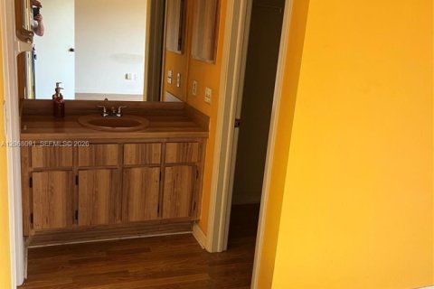 Condo in Dania Beach, Florida, 2 bedrooms  № 2292195 - photo 20