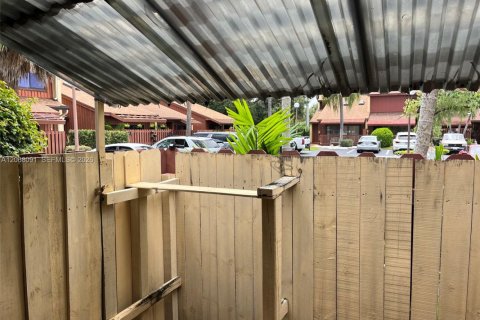 Condo in Dania Beach, Florida, 2 bedrooms  № 2292195 - photo 13