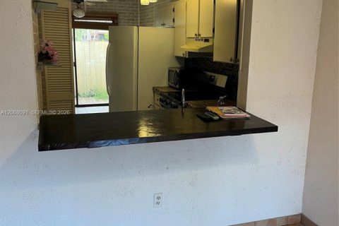 Condo in Dania Beach, Florida, 2 bedrooms  № 2292195 - photo 3