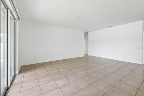 House in Ocala, Florida 4 bedrooms, 207.82 sq.m. № 2120743 - photo 7