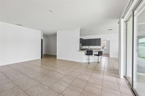 House in Ocala, Florida 4 bedrooms, 207.82 sq.m. № 2120743 - photo 6