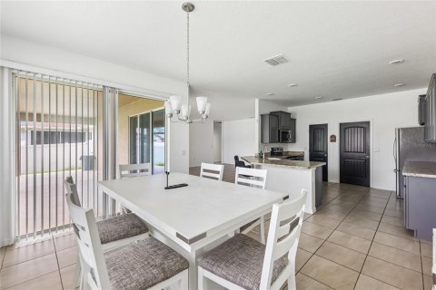 House in Ocala, Florida 4 bedrooms, 207.82 sq.m. № 2120743 - photo 8